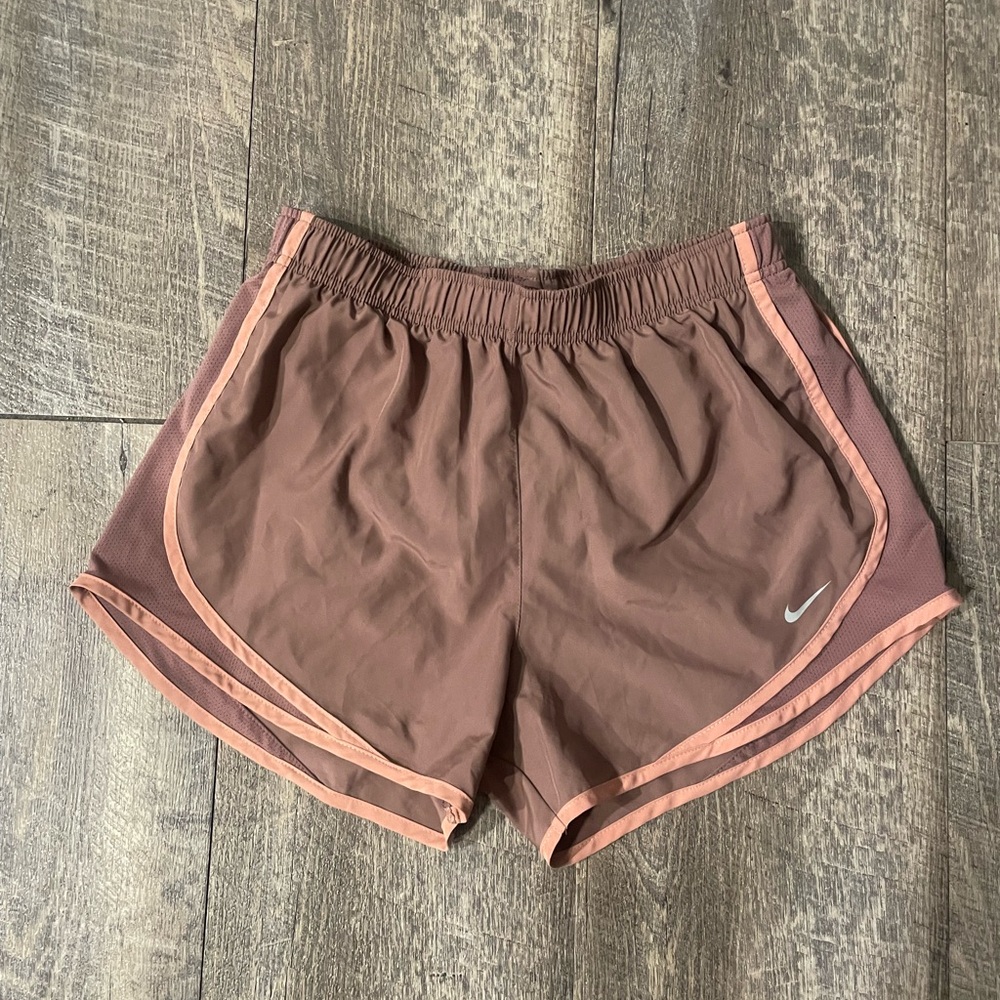 Women’s Nike Shorts Size Medium